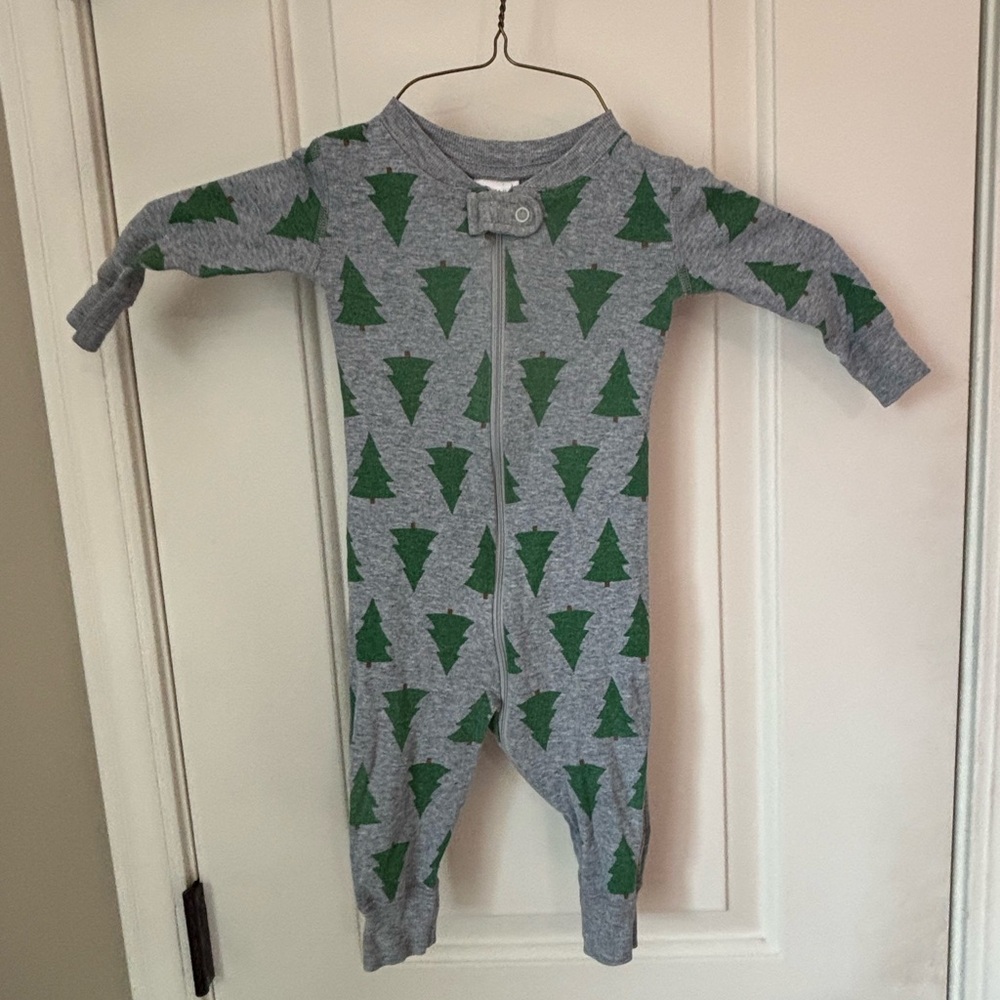 Hanna Andersson Gray and Green Christmas Tree Print Tannenbaum Sleeper